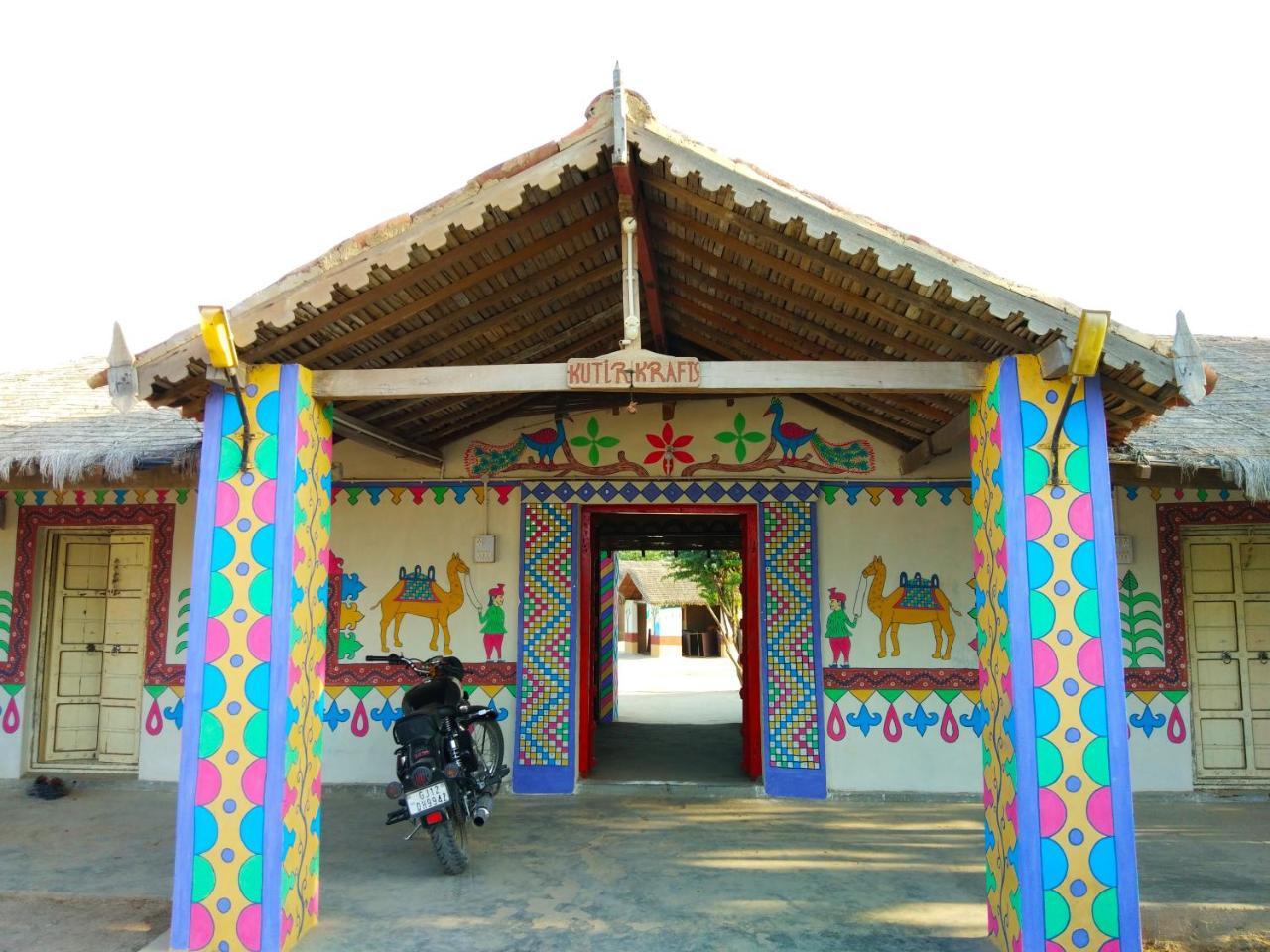 Kutir Craft Village Resort Bherandiala Luaran gambar