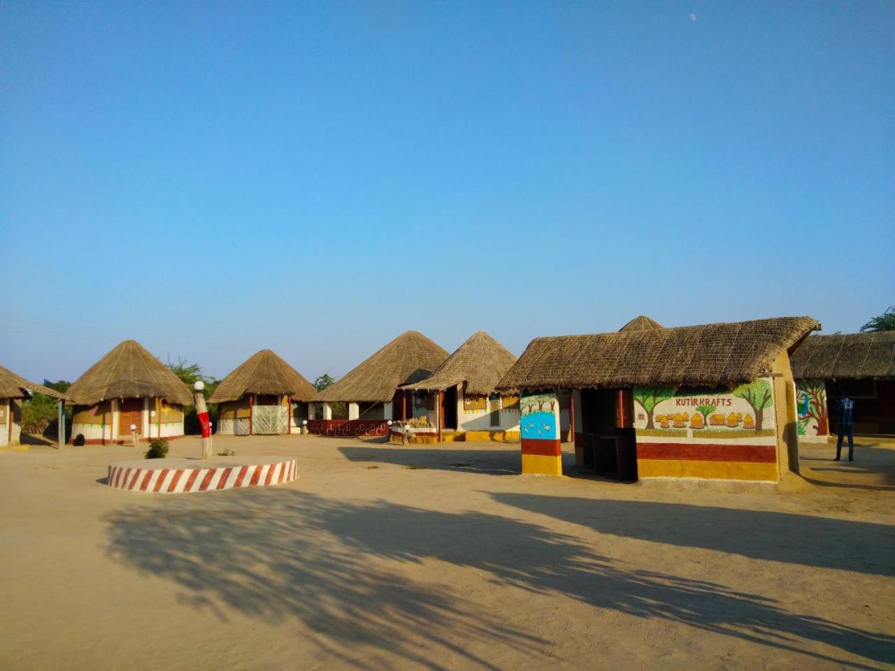 Kutir Craft Village Resort Bherandiala Luaran gambar